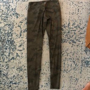 lululemon athletica Pants - Lululemon size 6 luxtreme camo legging lululemon athletica Pants - Lululemon size 6 luxtreme camo legging
